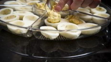 яйца фаршированные желтком