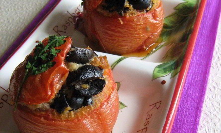 Рецепт горячая закуска из фаршированных маслинами помидор