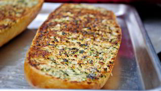 Чесночно-сырные гренки