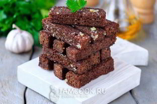 Гренки из бородинского хлеба с чесноком
