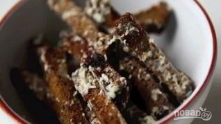 Гренки из черного хлеба с сыром на сковороде