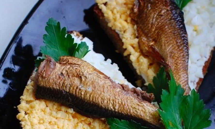 Рецепт гренки из черного хлеба с яйцом