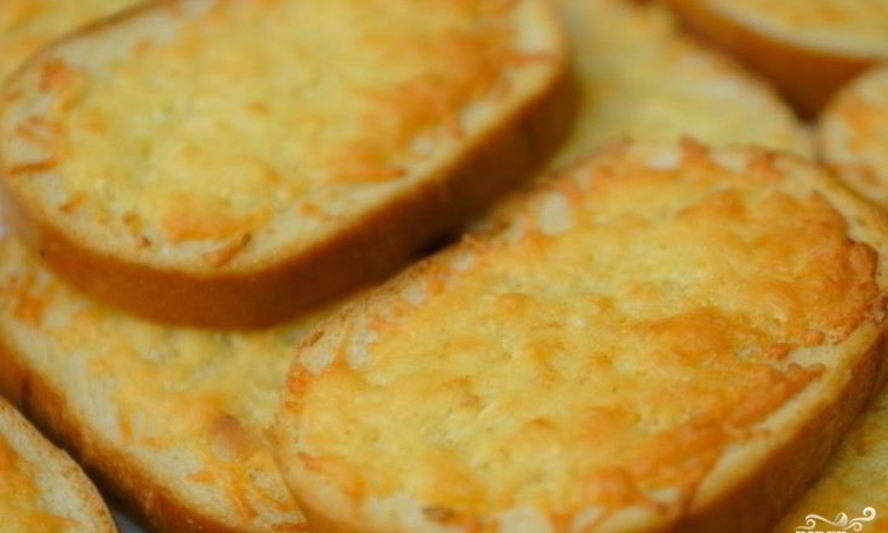 Рецепт гренки с чесноком и сыром в духовке