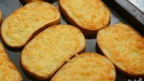 гренки с чесноком и сыром в духовке