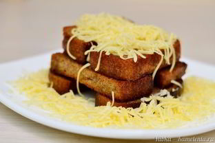 Гренки с чесноком и сыром
