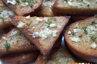 Гренки с чесноком на сковороде