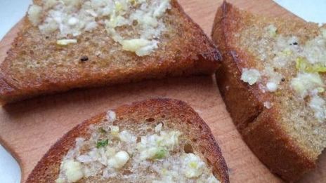 гренки с чесноком на сковороде