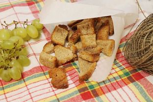 Гренки с чесноком в духовке