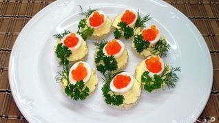 Гренки с икрой