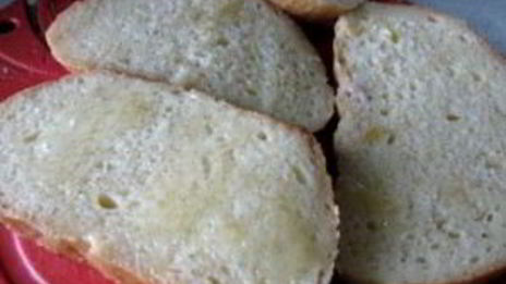 гренки с колбасой и сыром