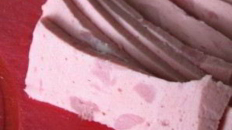 гренки с колбасой и сыром