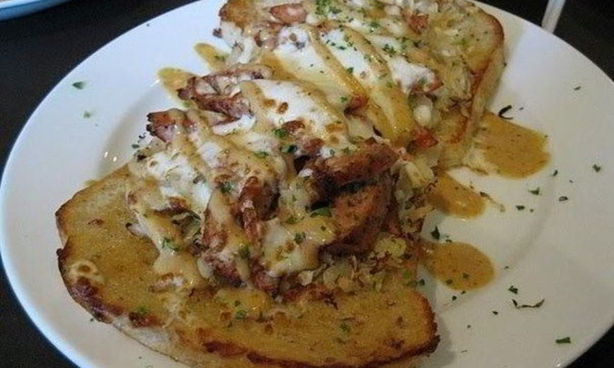 Рецепт гренки с курицей и сыром