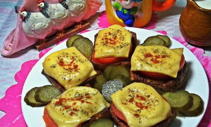 Рецепт гренки с овощами под сыром