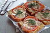 Гренки с помидорами и сыром