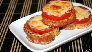 Гренки с помидорами