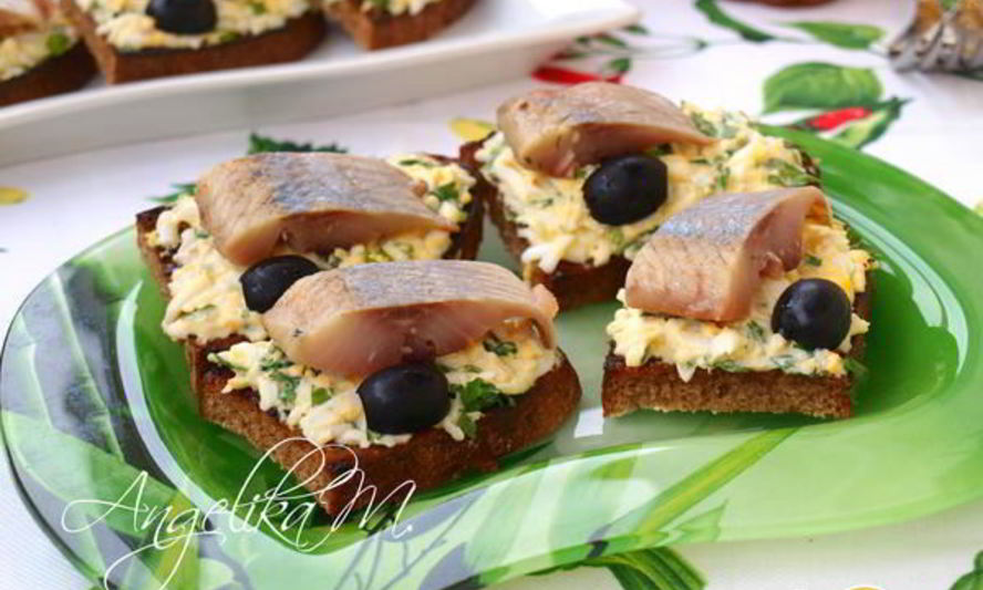 Рецепт гренки с селедочкой