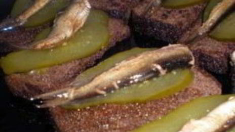 гренки с шпротами