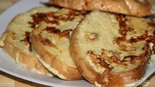 Гренки с сыром, яйцом и сметаной