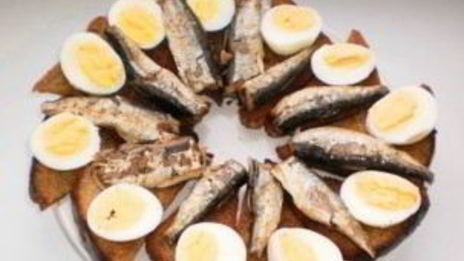 гренки со шпротами