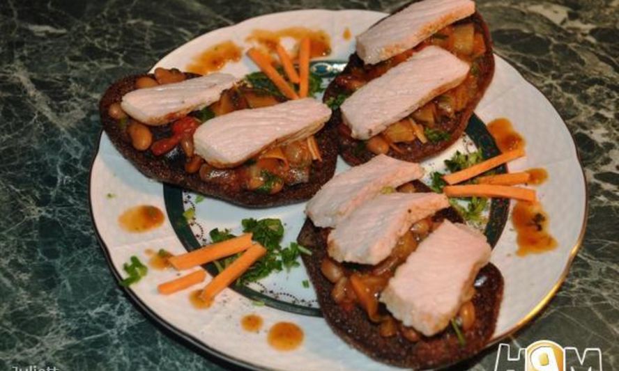 Рецепт гренки со свининой и овощами