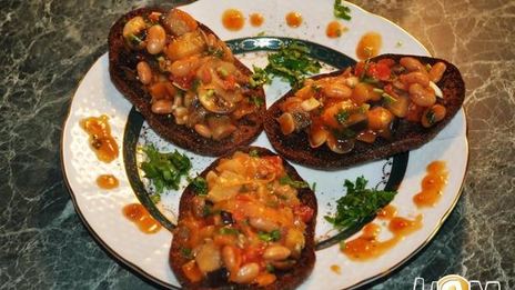 гренки со свининой и овощами