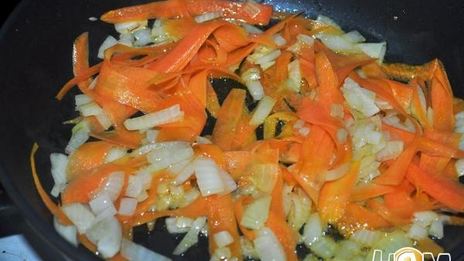 гренки со свининой и овощами