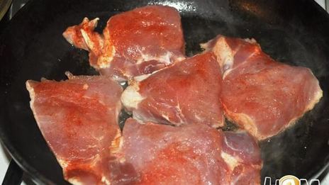 гренки со свининой и овощами