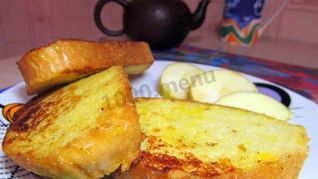 Сладкие гренки с яйцом и молоком