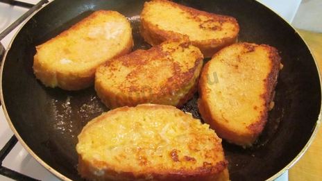 сладкие гренки с яйцом и молоком