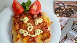 Яично-беконовые гренки на завтрак