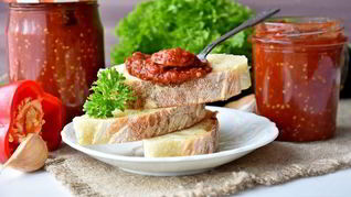 Айвар-икра из запеченной паприки с баклажанами