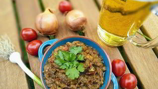 Байнган бхарта — баклажанная икра по-индийски