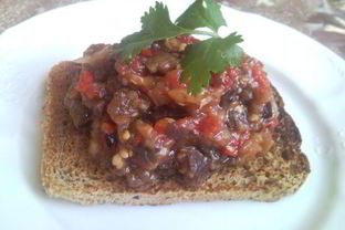 Баклажанная икра из запеченных овощей