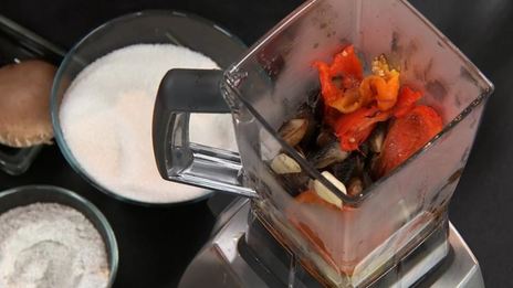 икра из печеных овощей и жареных грибов