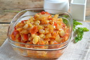 Икра кабачковая с перцем и помидорами