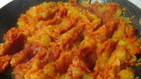 кабачковая икра с морковью и томатной пастой