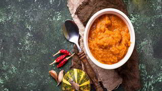 Кабачковая икра с томатной пастой и перцем