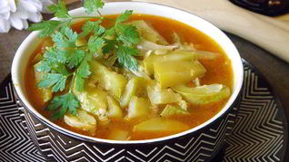 Кабачковая икра с томатным соусом