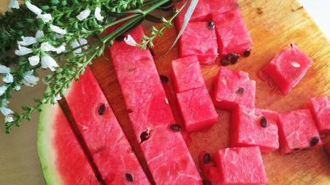 арбузное канапе