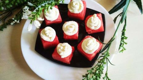 арбузное канапе