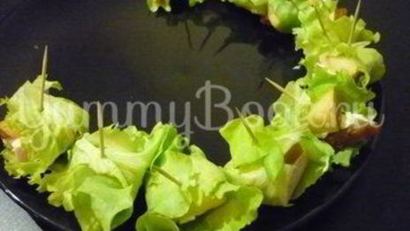 изящные канапе с грушей, ветчиной и сыром