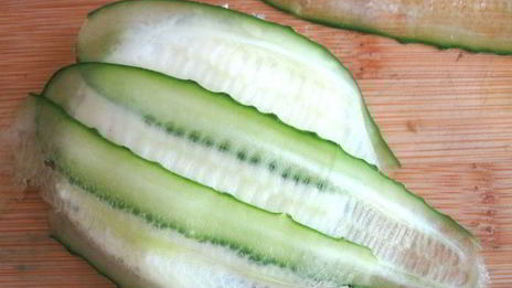 канапе и башенка из авокадо со сливочным сыром