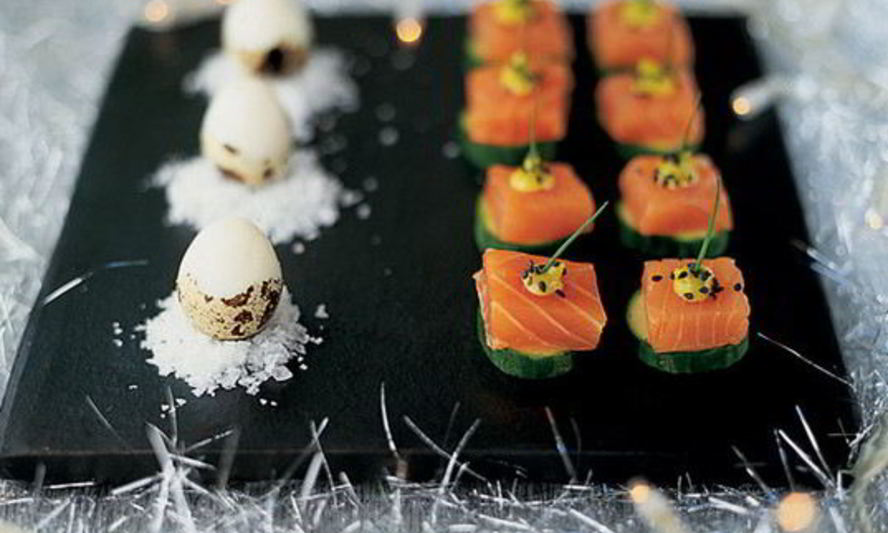 Рецепт канапе из семги с огурцом