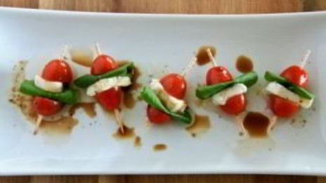 канапе на шпажках