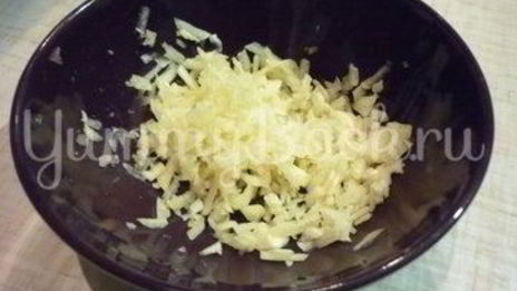 канапе-рулетики из баклажанов с сыром и помидорами