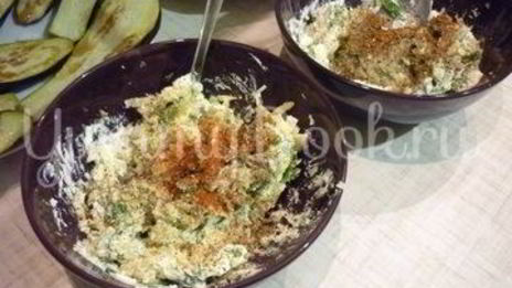 канапе-рулетики из баклажанов с сыром и помидорами