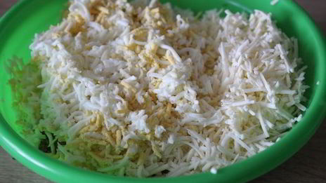 канапе с консервированным тунцом и чесночным майонезом