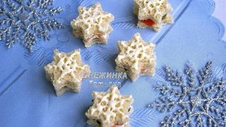 Канапе с красной рыбой Снежинки