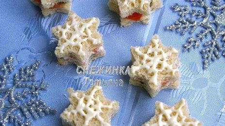 канапе с красной рыбой снежинки