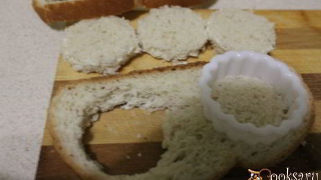 канапе с плавленным сырком и форелью